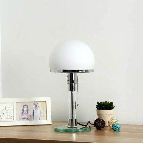 lampechampignon blanche sur table