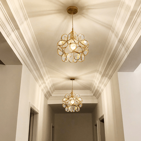 suspension fleur spring creme illumine le plafond