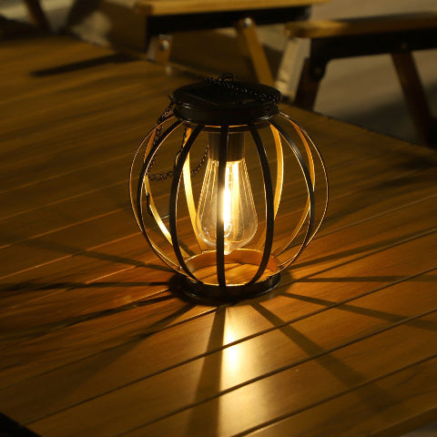 lanterne-solaire-sur une table