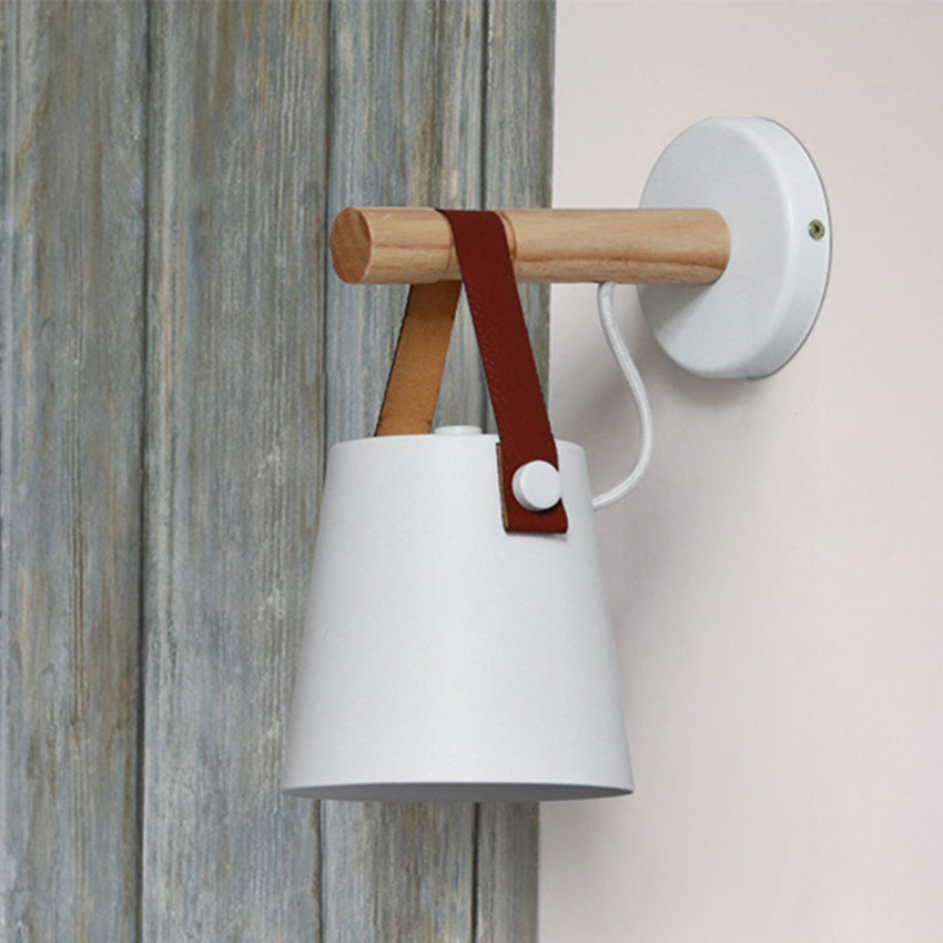 WOODEN WALL LIGHT | Belt