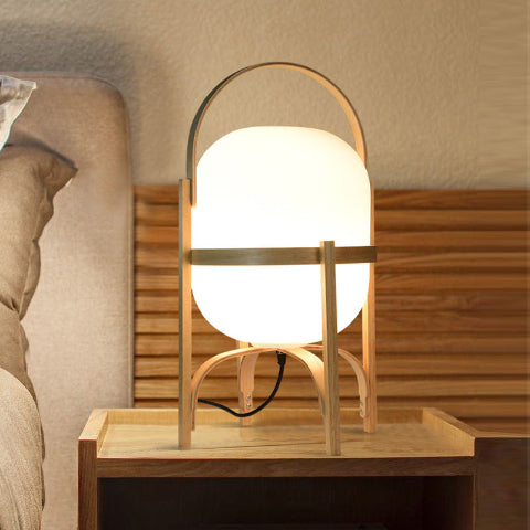 lampe-a-poser-bois-clair chevet du lit