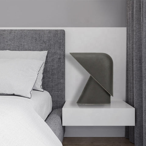 Lampe à poser design inclinée Alma