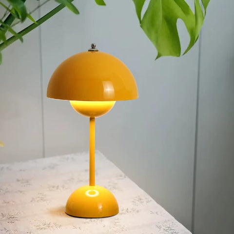 lampe de cheet champignon solene jaune sur console