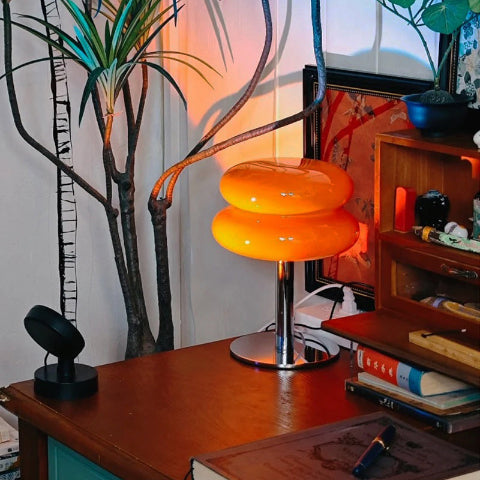 lampe orange allumee