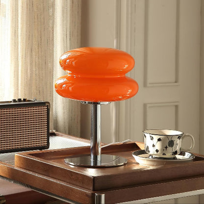 lampe orange sur table
