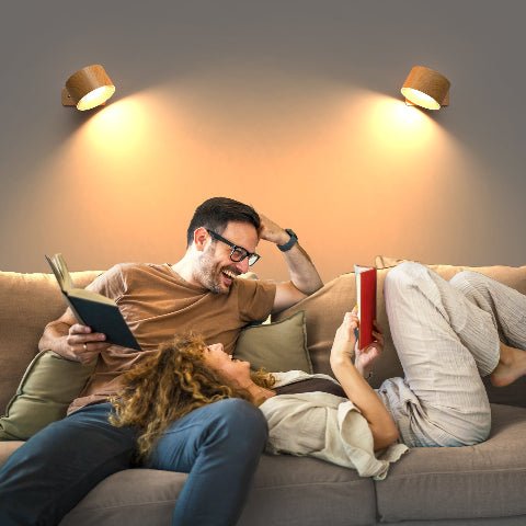 liseuse murale bois lecture en famille
