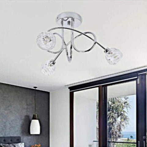 luminaire plafonnier éclaire le salon