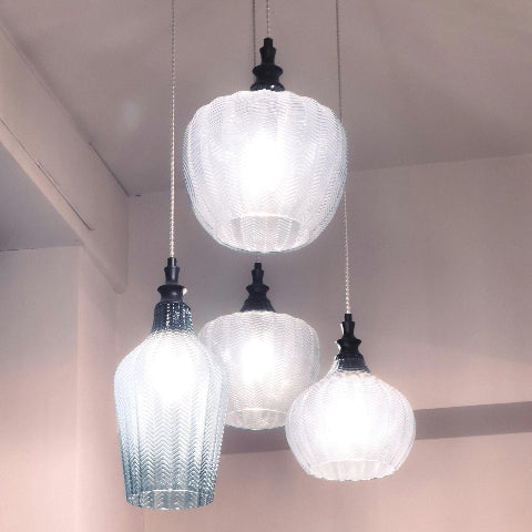 suspension en verre opalin lot de quatre