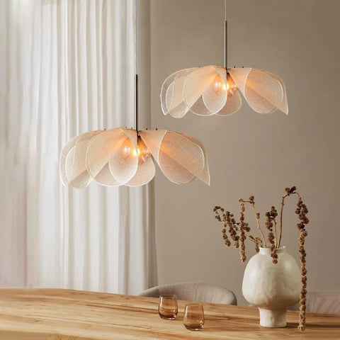 suspension fleur en tissu decoration japandi
